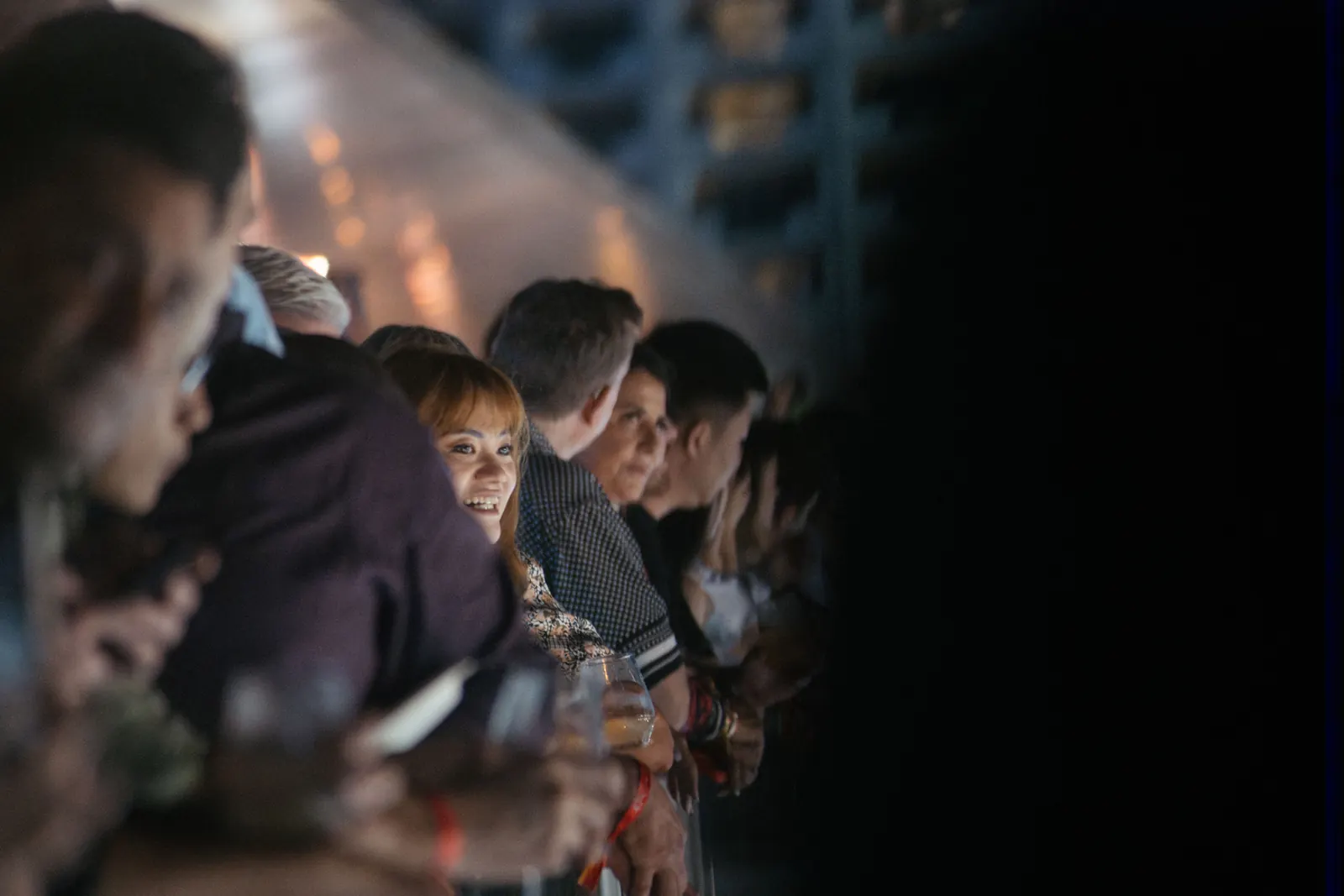 Guests following the racing from the 47A® rail